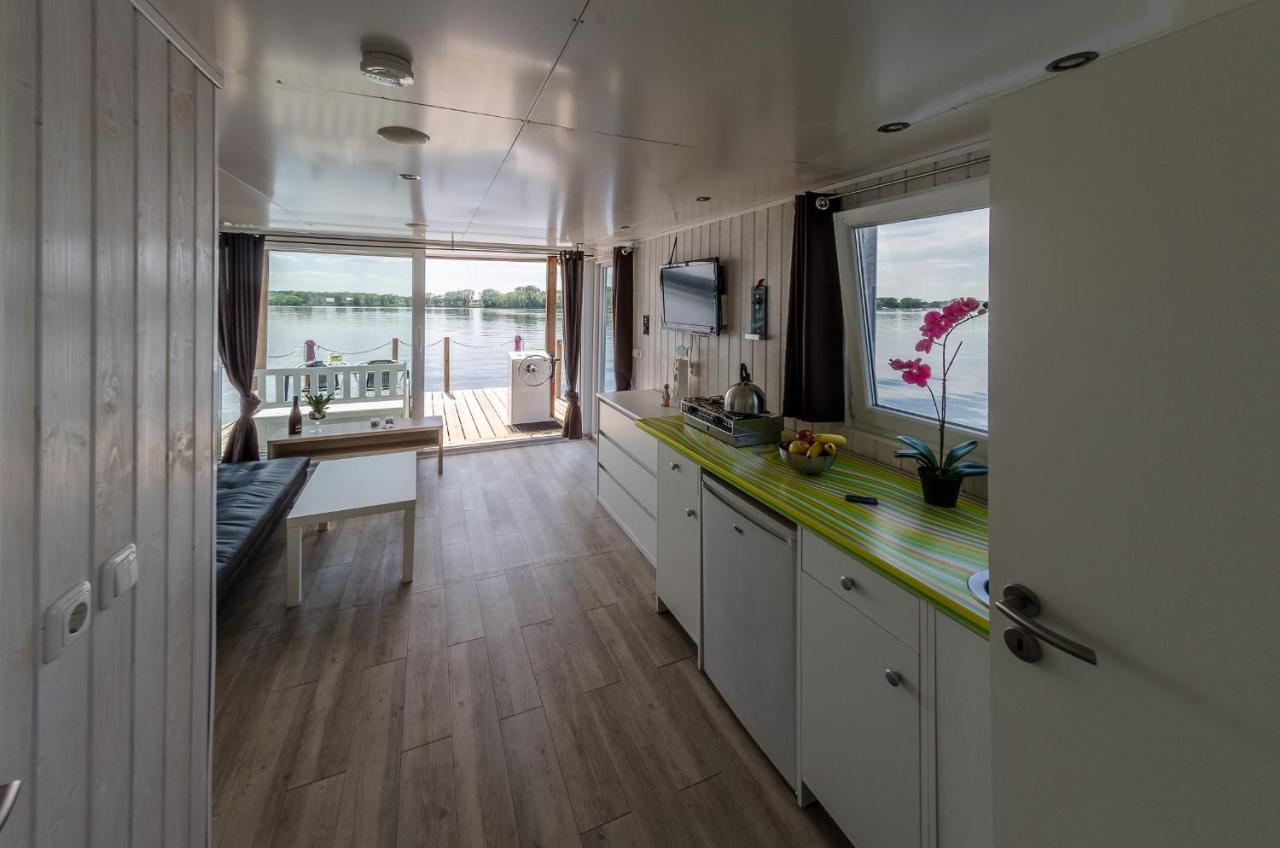 Hausboot Ferienwohnung auf dem Wasser Kolonie Zern Exterior foto