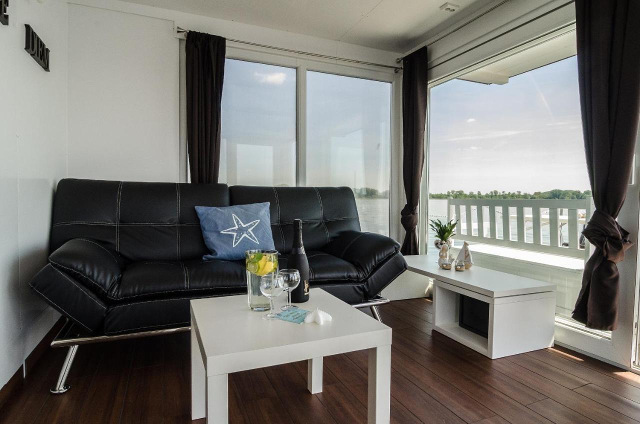Hausboot Ferienwohnung auf dem Wasser Kolonie Zern Exterior foto