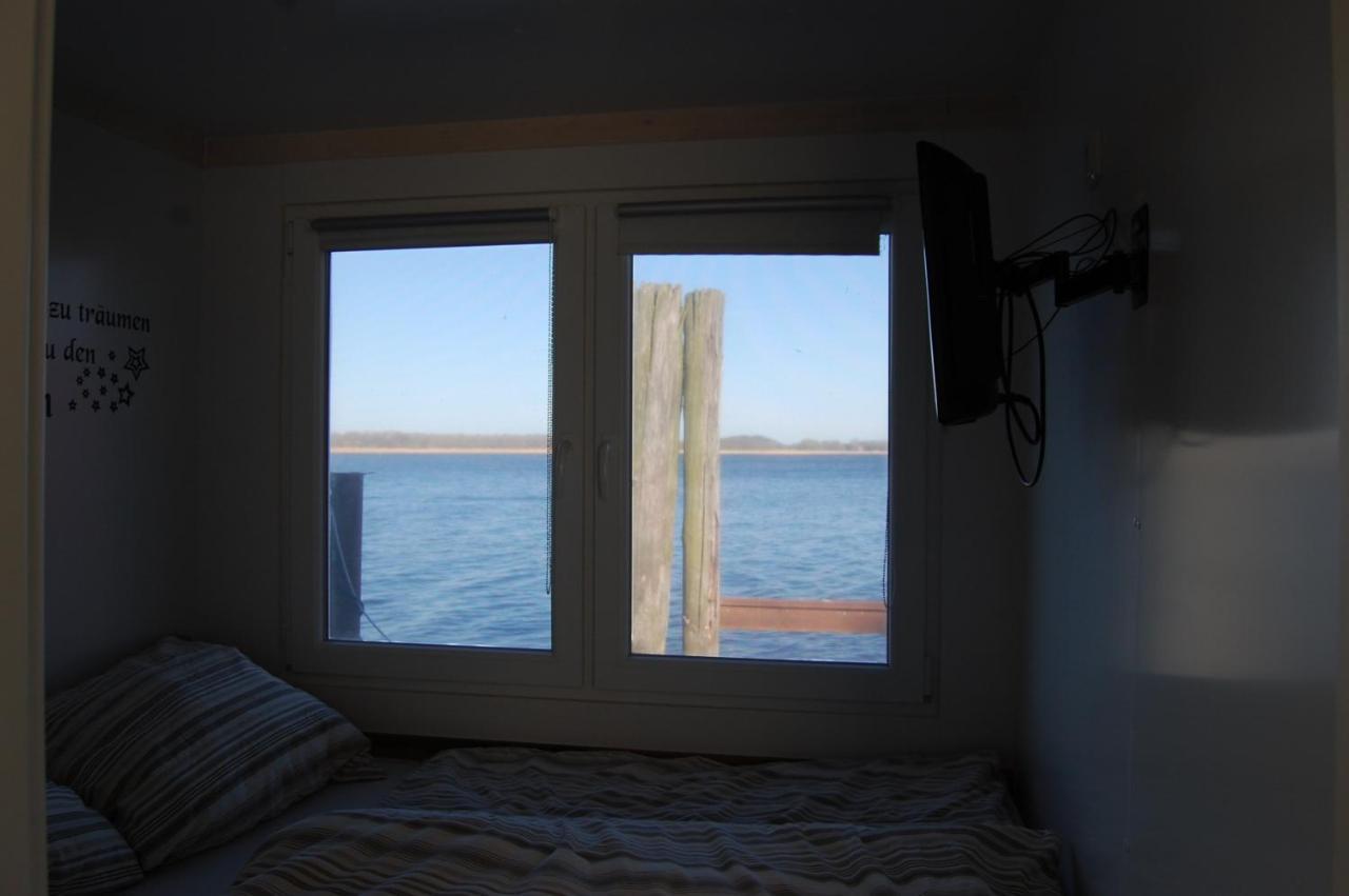 Hausboot Ferienwohnung auf dem Wasser Kolonie Zern Exterior foto